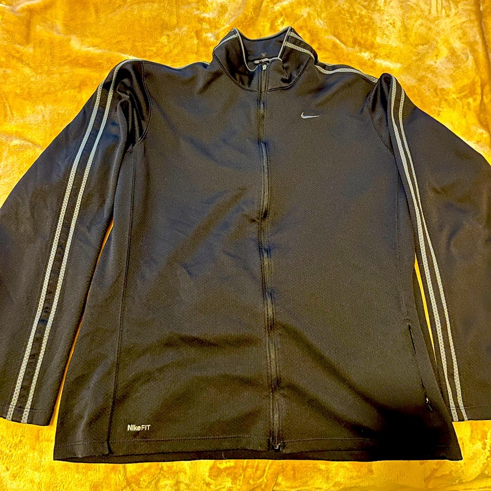 NIKE DRY FIT - Long Sleeve Activewear Size Large in men’s
